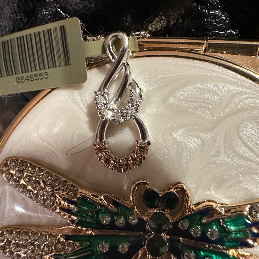 SOLD. Very Pretty Genuine Diamond Infinity Pendant NWT - Picture 5 of 11